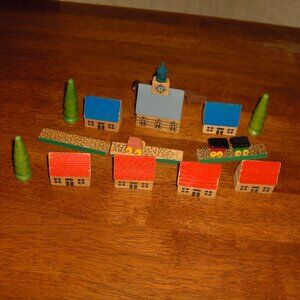 Schowanek miniature village, 18 piece